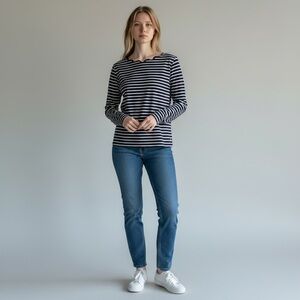 NWT Hayden Women’s Navy & White Striped Long Sleeve Tee Nautical Stretch Preppy